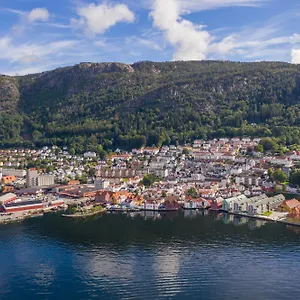Seafront With Parking And Self Check-in! Apartment Bergen